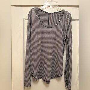 Women’s Lululemon long sleeve stripe yoga top- m